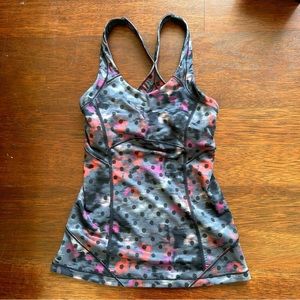 Lululemon top